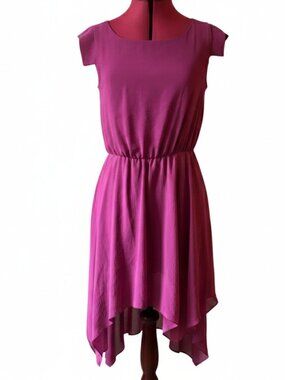 TWIK - Asymmetrical Hi-LowMagenta dress midi Cap short sleeves - Medium